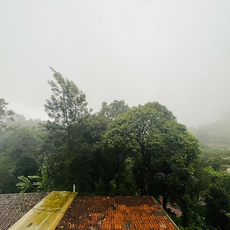 Red Stone Villas Coorg マディケーリ エクステリア 写真