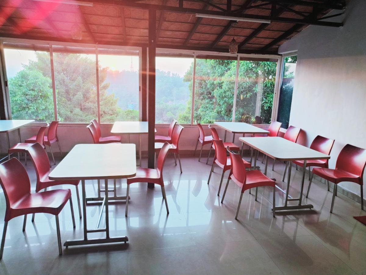 Red Stone Villas Coorg マディケーリ エクステリア 写真